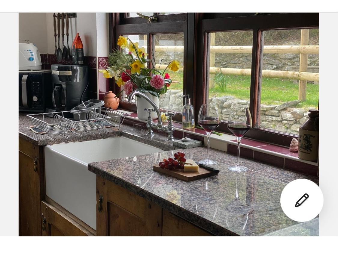 バーマス Beautiful Secluded Farmhouse With Hot Tubヴィラ エクステリア 写真