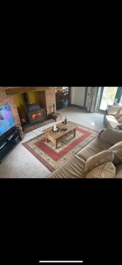 バーマス Beautiful Secluded Farmhouse With Hot Tubヴィラ エクステリア 写真