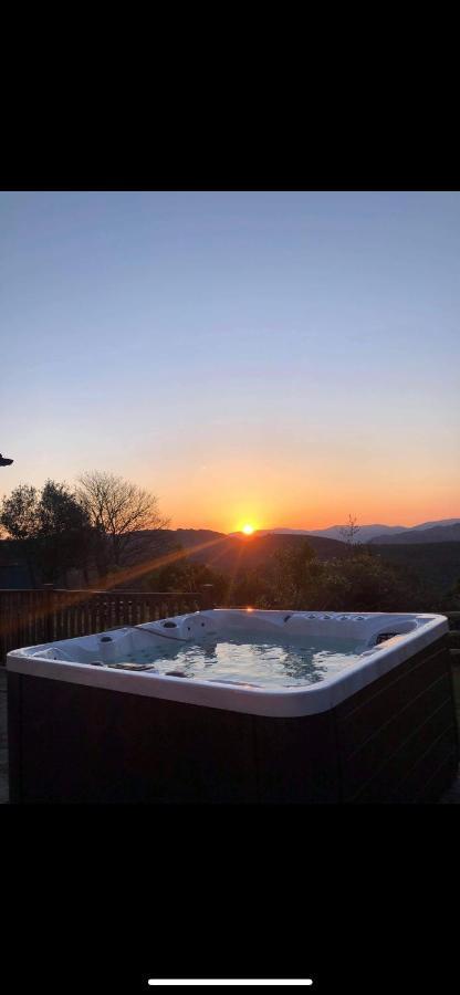 バーマス Beautiful Secluded Farmhouse With Hot Tubヴィラ エクステリア 写真