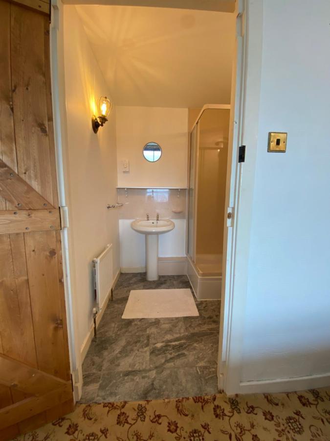 バーマス Beautiful Secluded Farmhouse With Hot Tubヴィラ エクステリア 写真
