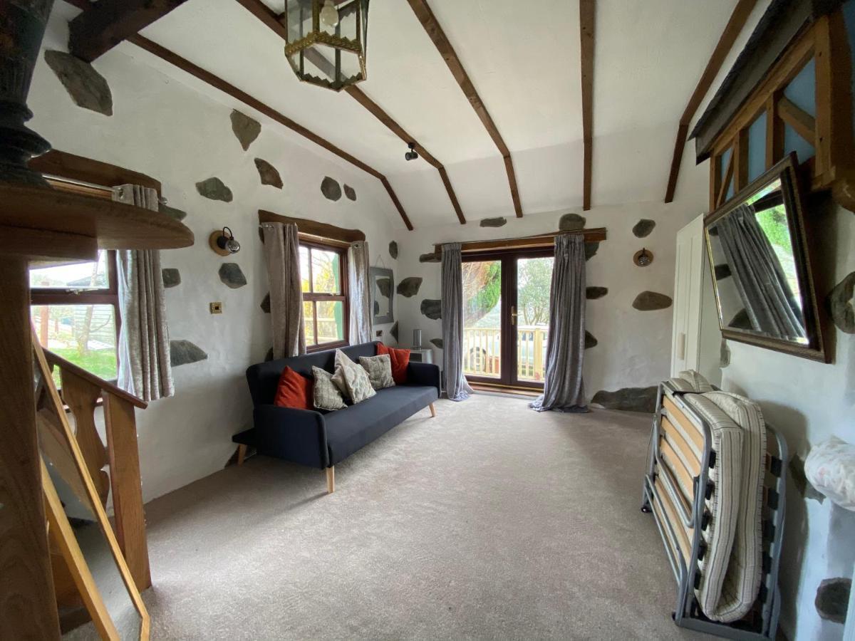 バーマス Beautiful Secluded Farmhouse With Hot Tubヴィラ エクステリア 写真